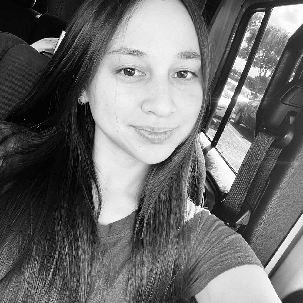 Meet your Posher, Iliana